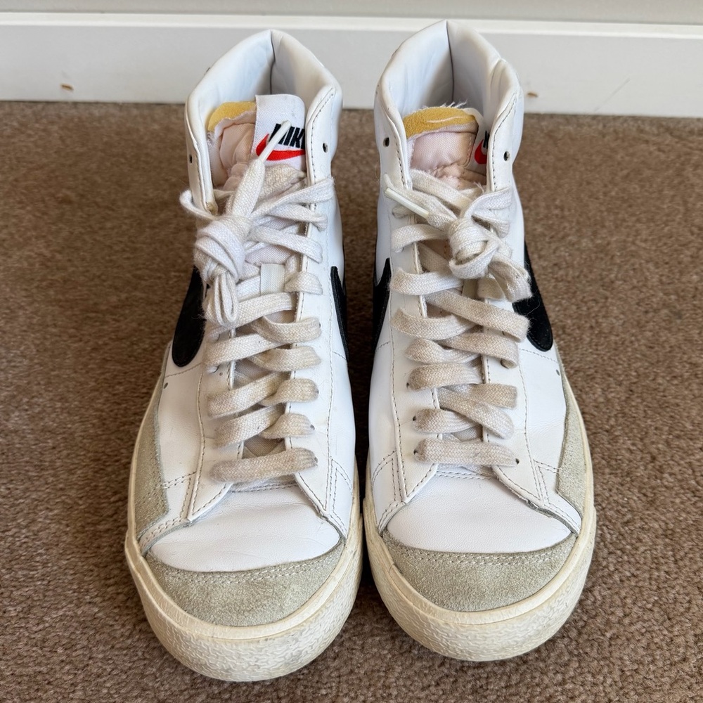 Nike Blazer Mid 77 Sneakers